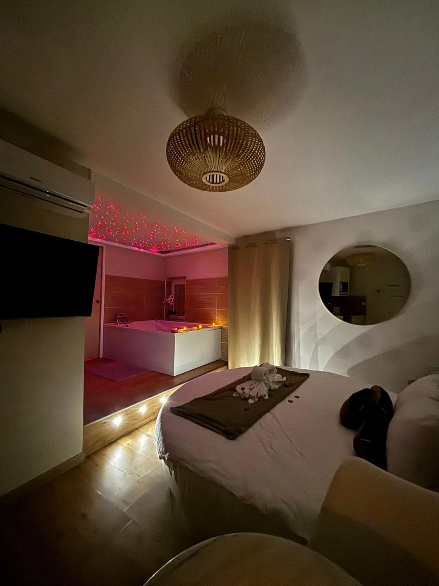 Studio Love Room Spa Baignoire Double La Ciotat Centre Port Exterior foto